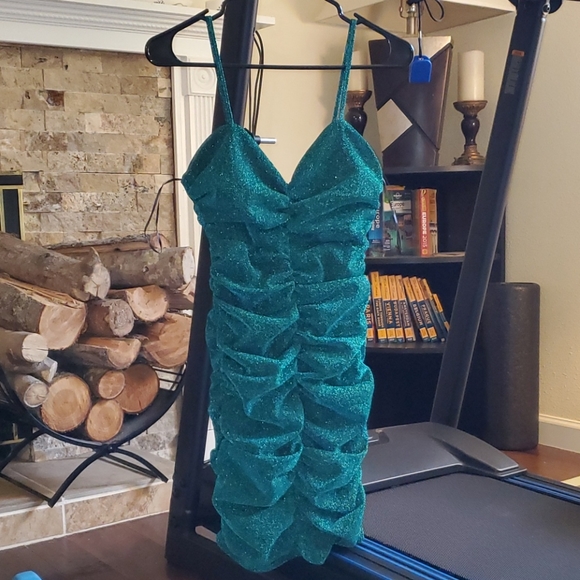 Dress - Picture 1 of 9